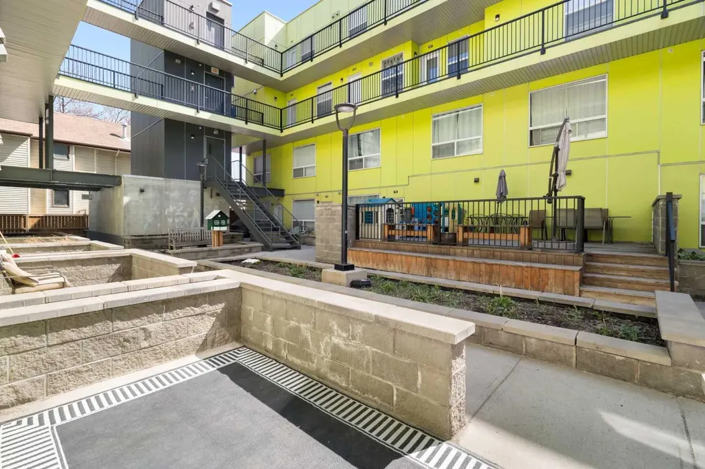 1740 9 Street NW Calgary AB T2M 4Z5