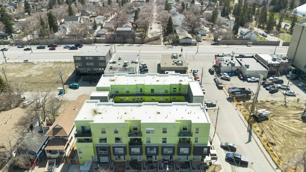 1740 9 Street NW Calgary AB T2M 4Z5