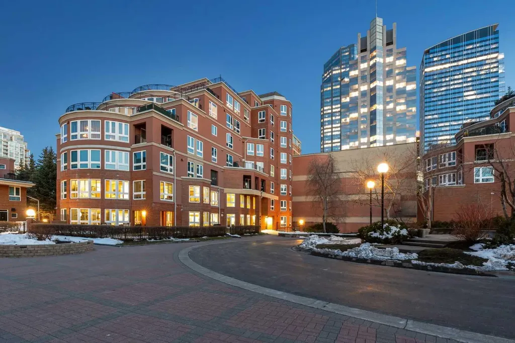 400 Eau Claire Avenue SW Calgary AB T2P 4X2