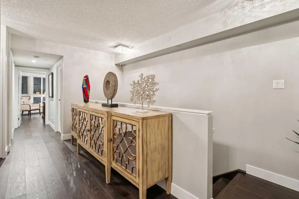 400 Eau Claire Avenue SW Calgary AB T2P 4X2