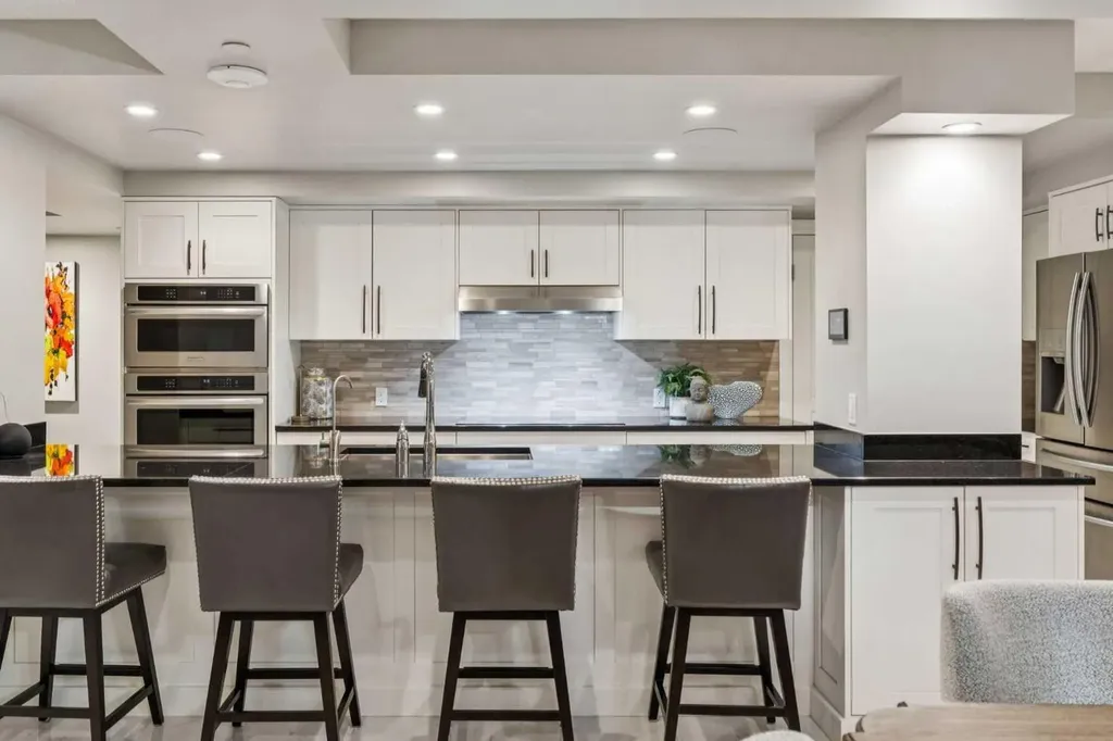 400 Eau Claire Avenue SW Calgary AB T2P 4X2