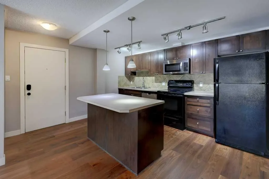 1025 14 Avenue SW Calgary AB T2R 0N9