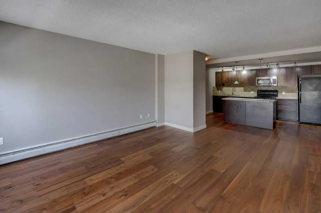 1025 14 Avenue SW Calgary AB T2R 0N9