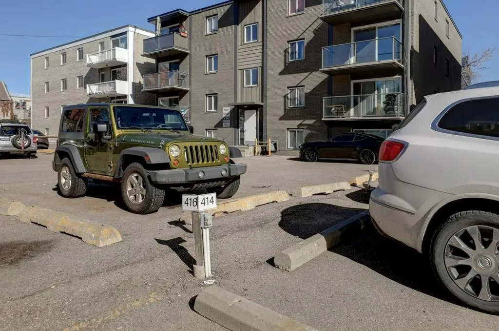 1025 14 Avenue SW Calgary AB T2R 0N9