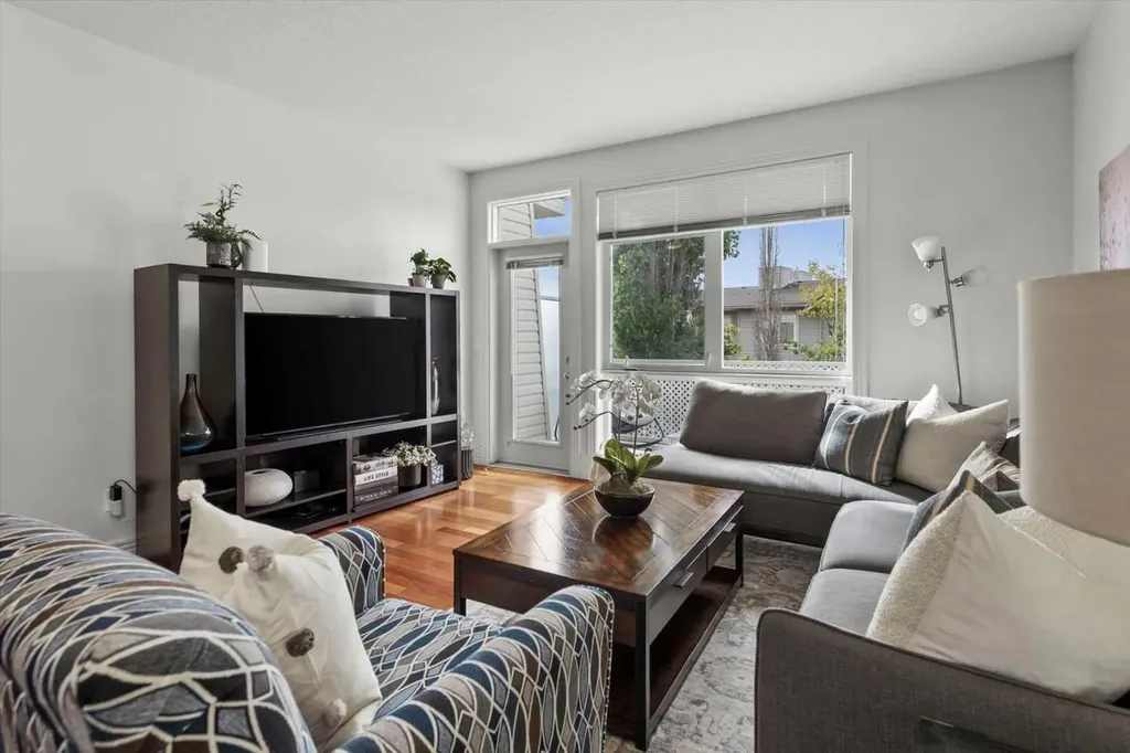 164 Rockyledge View NW Calgary AB T3G 6B2