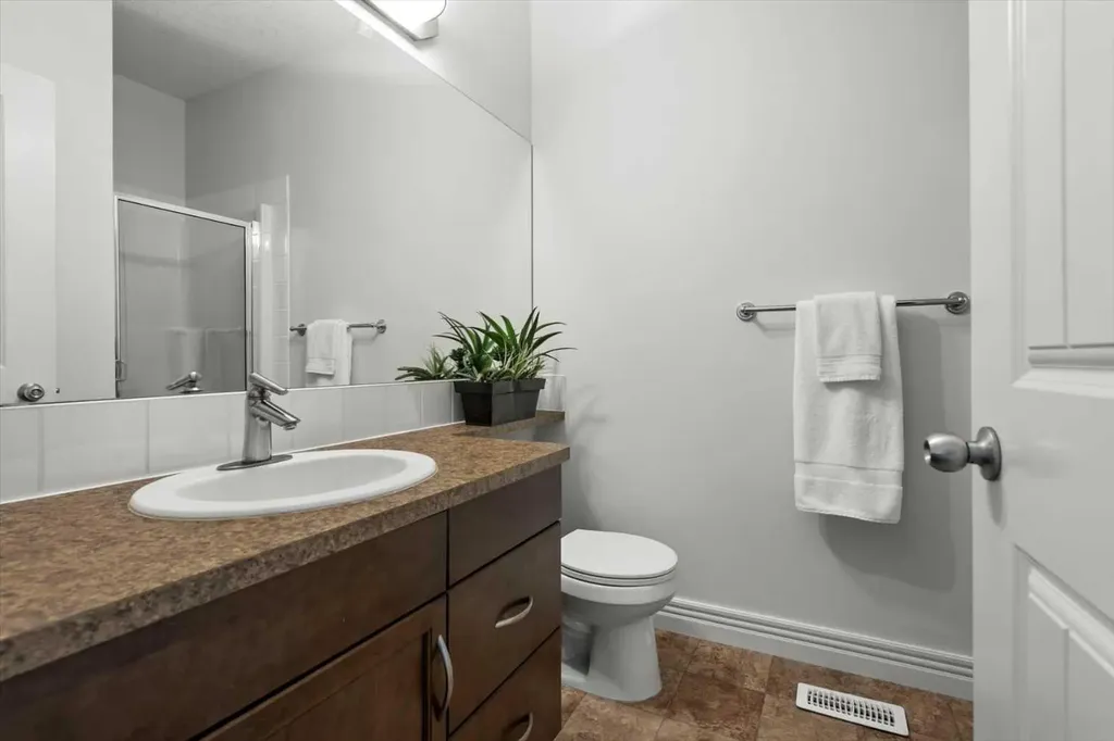 164 Rockyledge View NW Calgary AB T3G 6B2