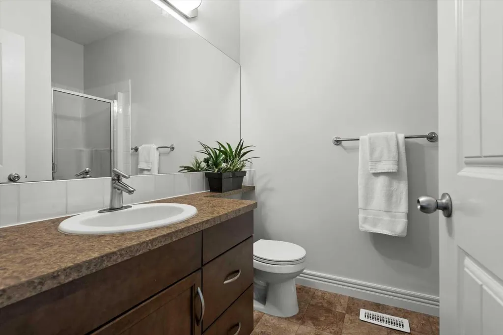 164 Rockyledge View NW Calgary AB T3G 6B2