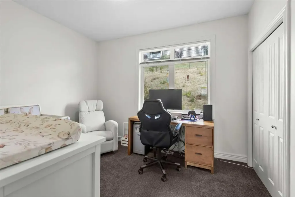 164 Rockyledge View NW Calgary AB T3G 6B2