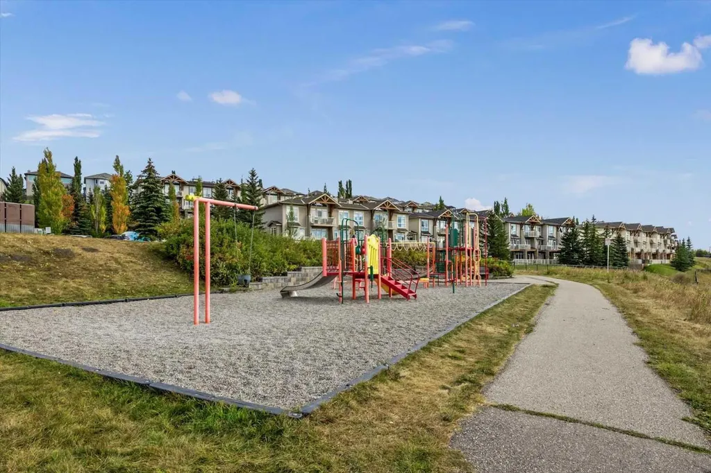 164 Rockyledge View NW Calgary AB T3G 6B2