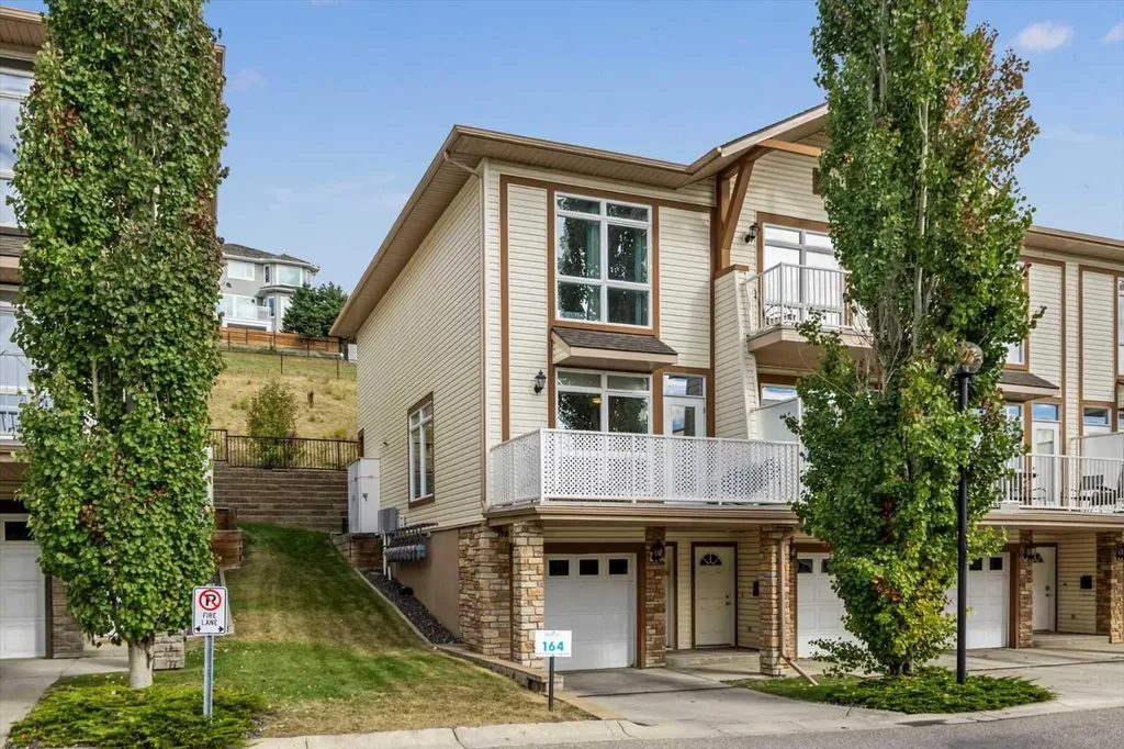 164 Rockyledge View NW Calgary AB T3G 6B2