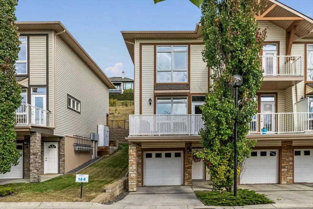164 Rockyledge View NW Calgary AB T3G 6B2