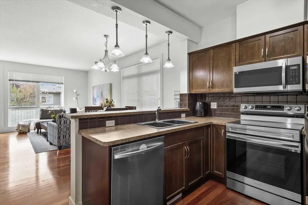 164 Rockyledge View NW Calgary AB T3G 6B2