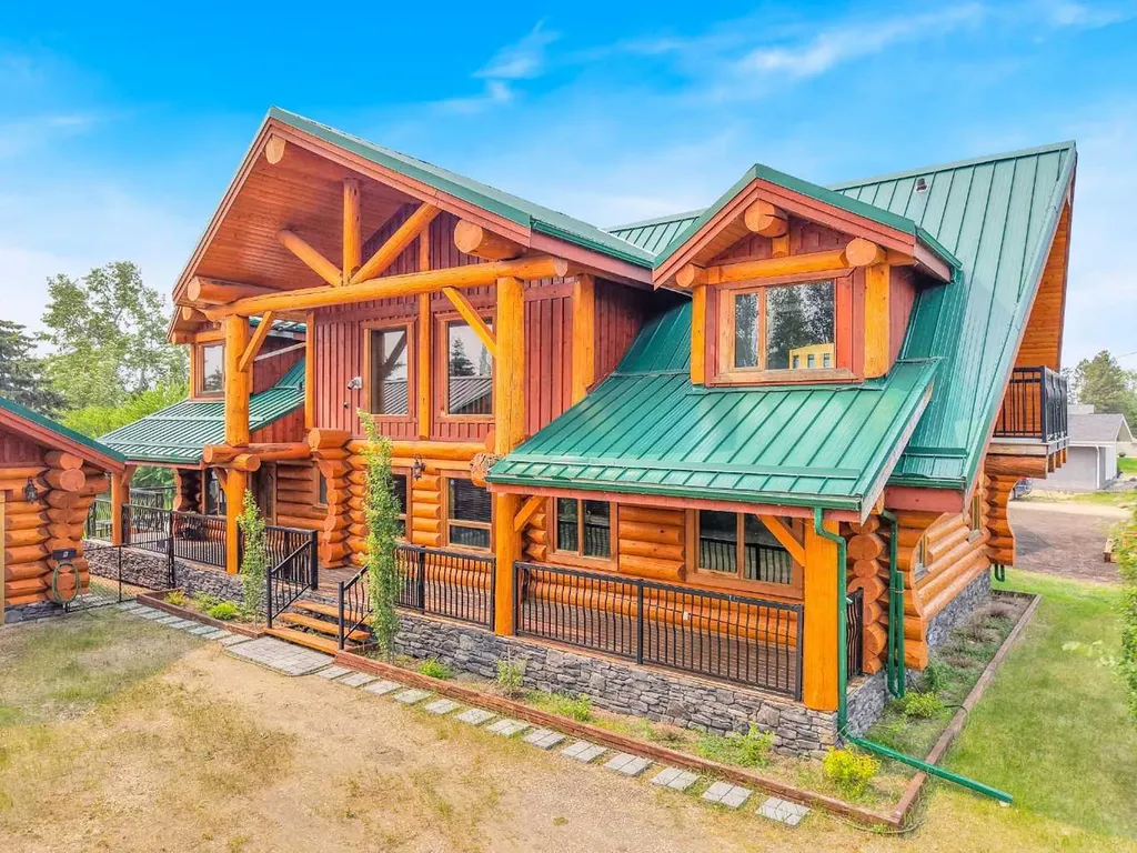 8 Oliver Avenue Gull Lake AB T4L 2N1