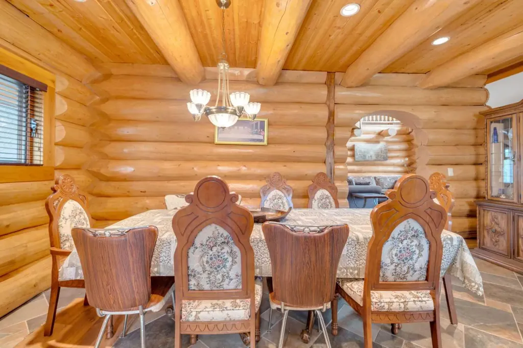 8 Oliver Avenue Gull Lake AB T4L 2N1