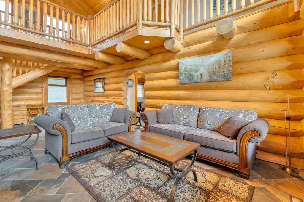 8 Oliver Avenue Gull Lake AB T4L 2N1