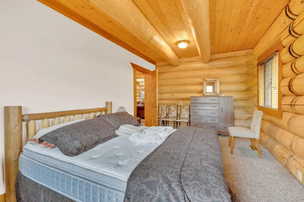 8 Oliver Avenue Gull Lake AB T4L 2N1