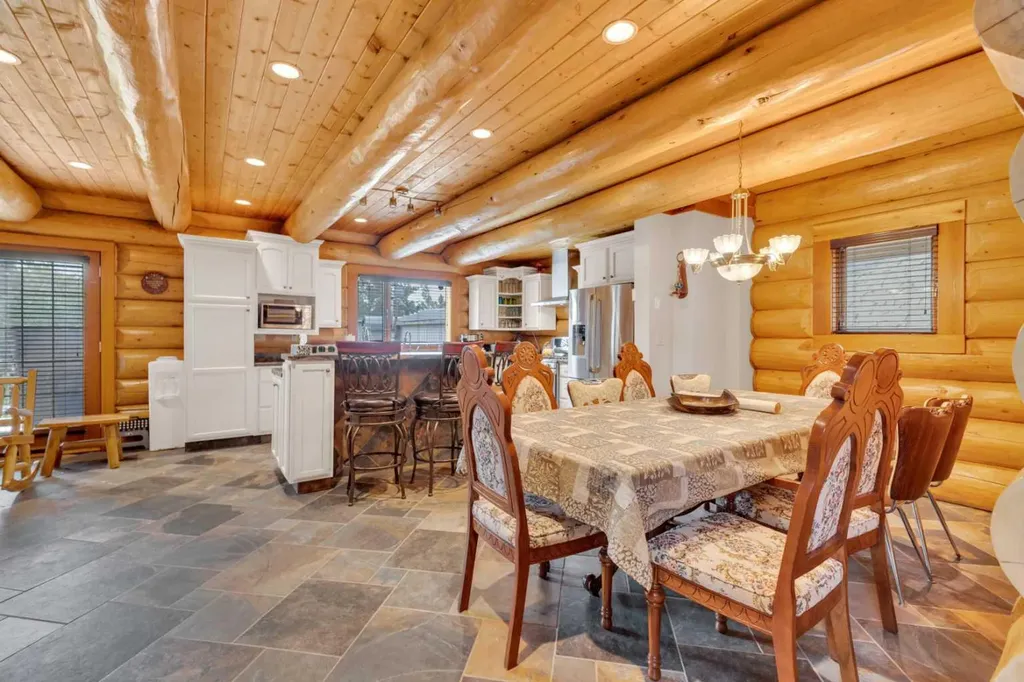 8 Oliver Avenue Gull Lake AB T4L 2N1