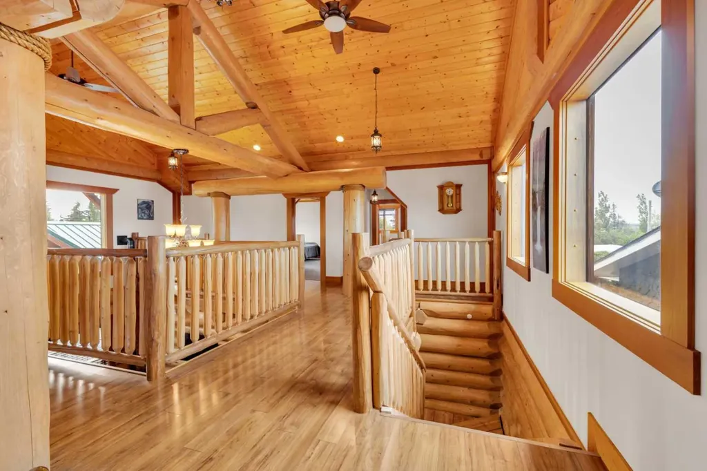 8 Oliver Avenue Gull Lake AB T4L 2N1
