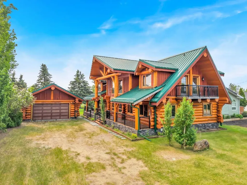8 Oliver Avenue Gull Lake AB T4L 2N1
