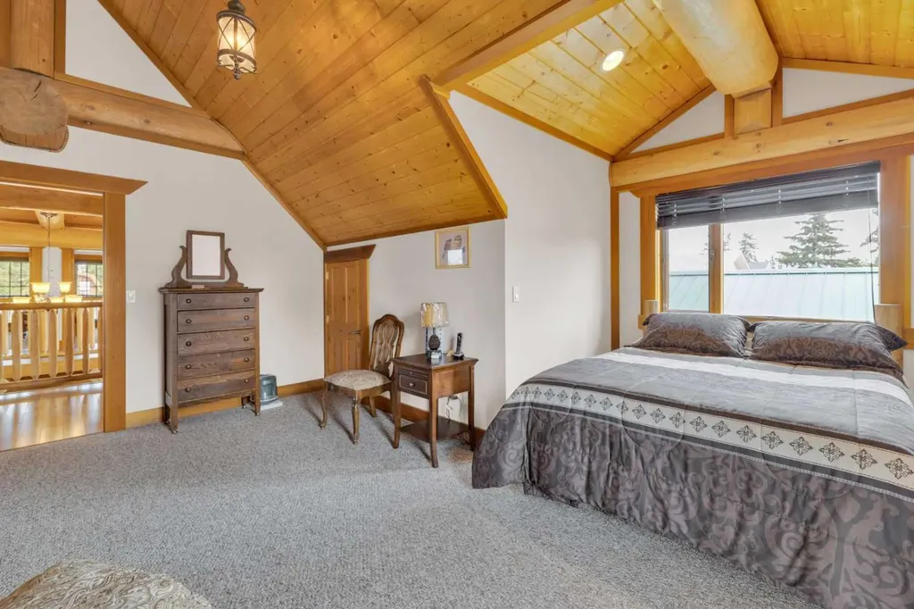 8 Oliver Avenue Gull Lake AB T4L 2N1