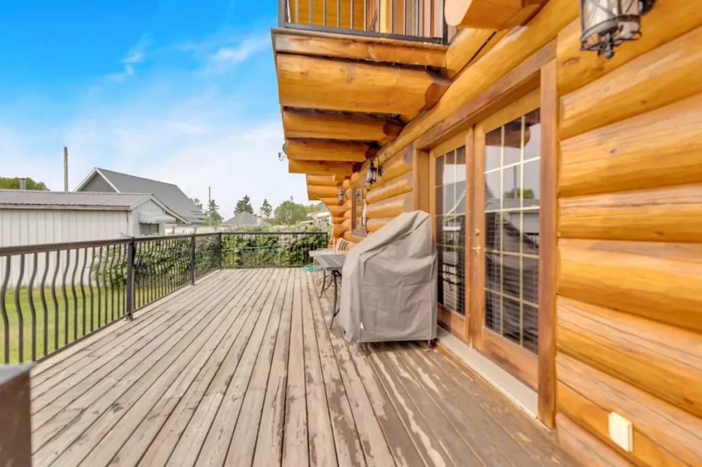8 Oliver Avenue Gull Lake AB T4L 2N1