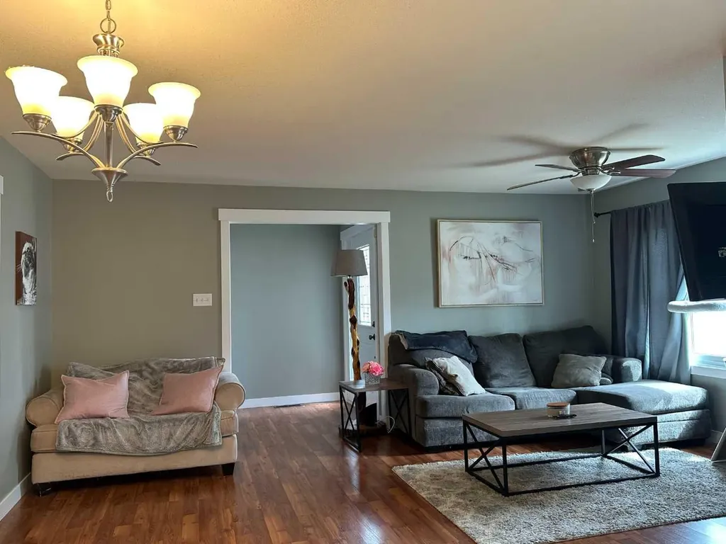 5002 57 Avenue Ponoka AB T4J 1G5