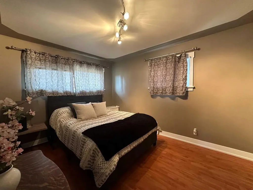 5002 57 Avenue Ponoka AB T4J 1G5
