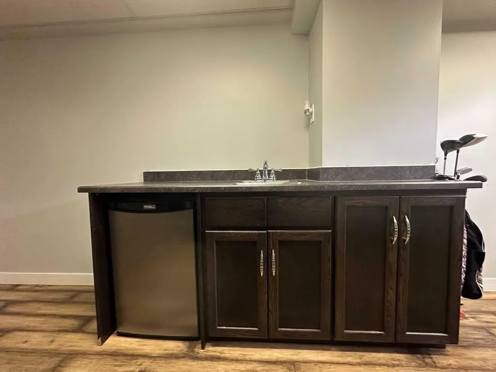 5002 57 Avenue Ponoka AB T4J 1G5