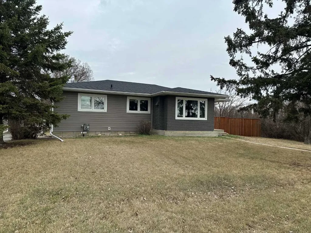 5002 57 Avenue Ponoka AB T4J 1G5