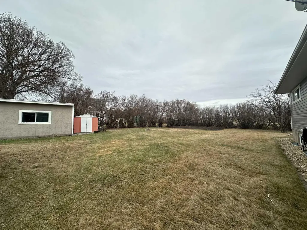 5002 57 Avenue Ponoka AB T4J 1G5