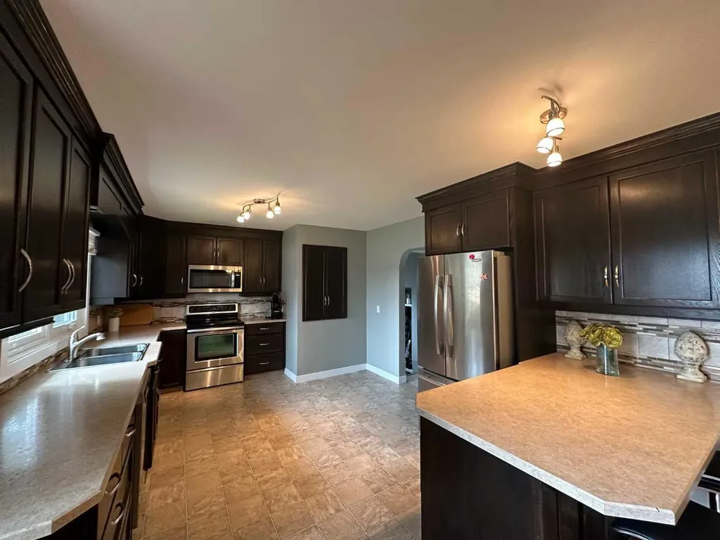 5002 57 Avenue Ponoka AB T4J 1G5