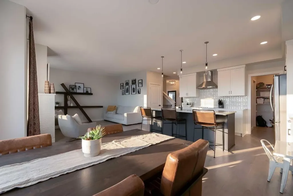 781 Atlantic Cove W Lethbridge AB T1J 5S9