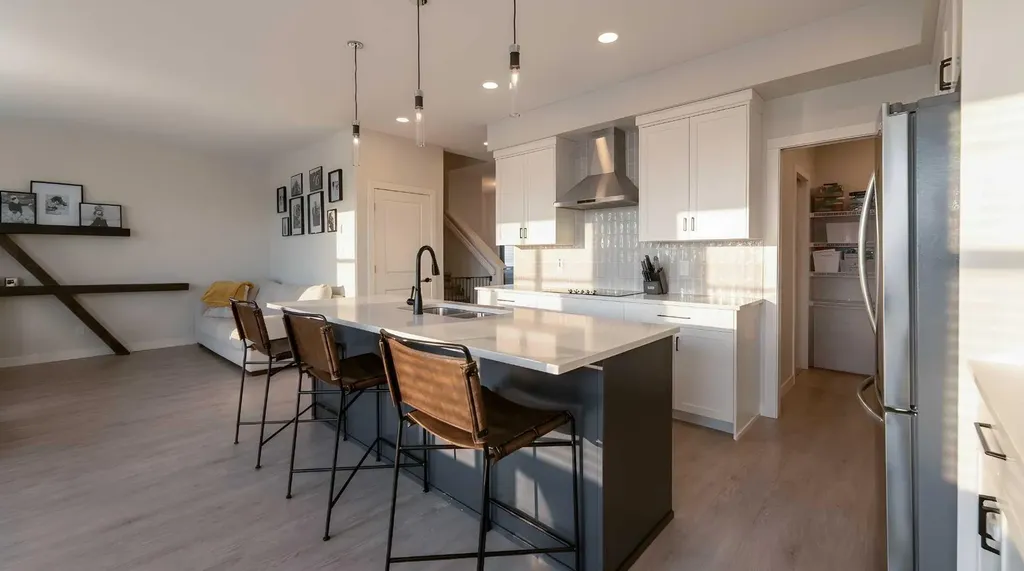 781 Atlantic Cove W Lethbridge AB T1J 5S9