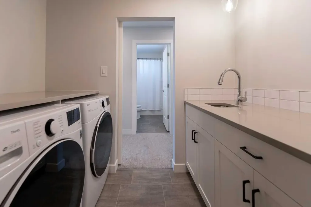 781 Atlantic Cove W Lethbridge AB T1J 5S9