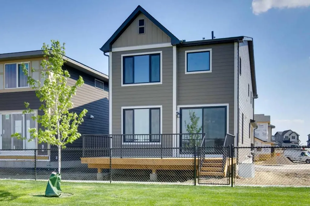 434 Bighorn Avenue SW Calgary AB T2Y1C9