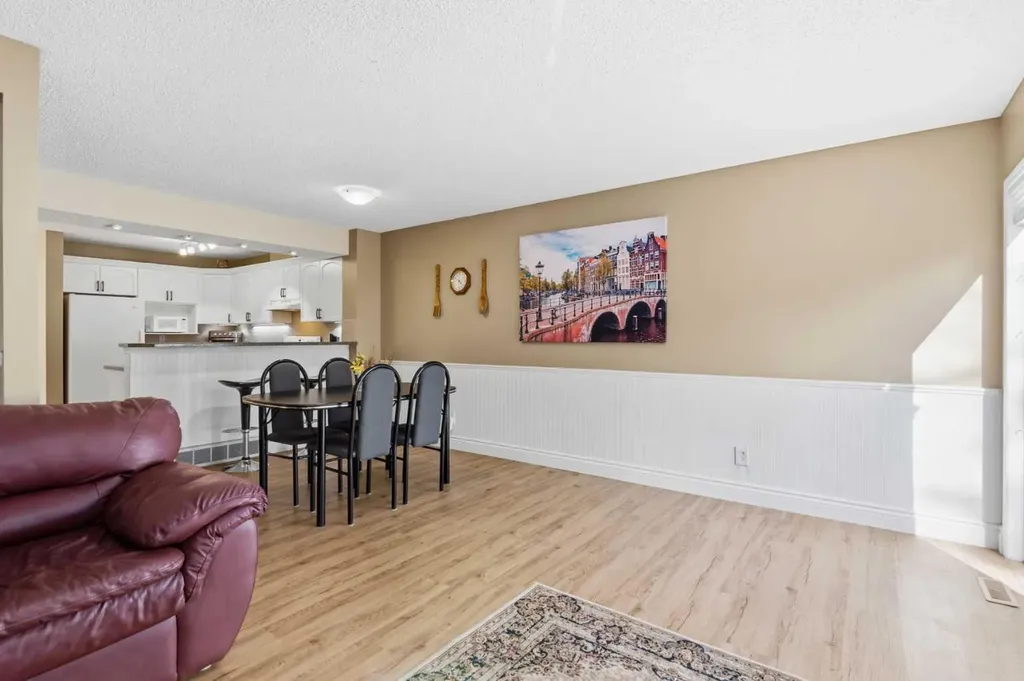 55 Cedarview Mews SW Calgary AB T2W6H8