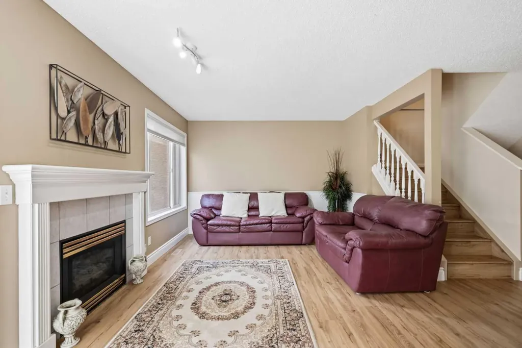 55 Cedarview Mews SW Calgary AB T2W6H8