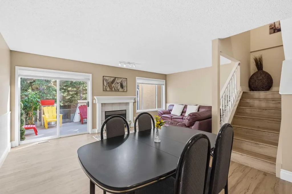 55 Cedarview Mews SW Calgary AB T2W6H8