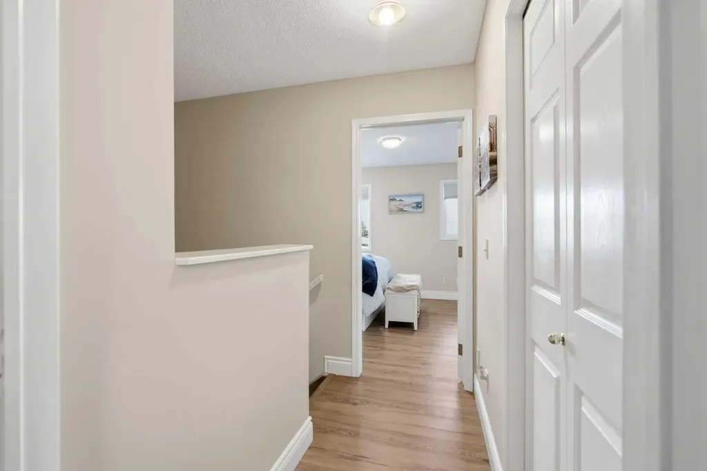 55 Cedarview Mews SW Calgary AB T2W6H8