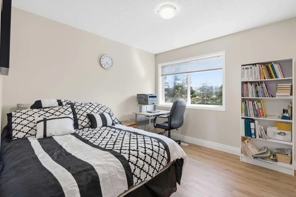 55 Cedarview Mews SW Calgary AB T2W6H8