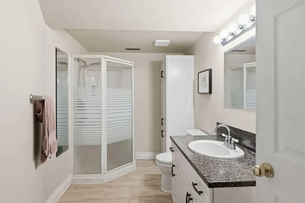 55 Cedarview Mews SW Calgary AB T2W6H8