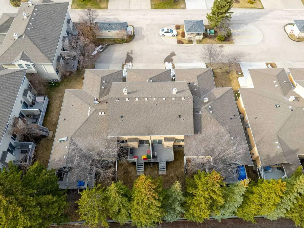 55 Cedarview Mews SW Calgary AB T2W6H8