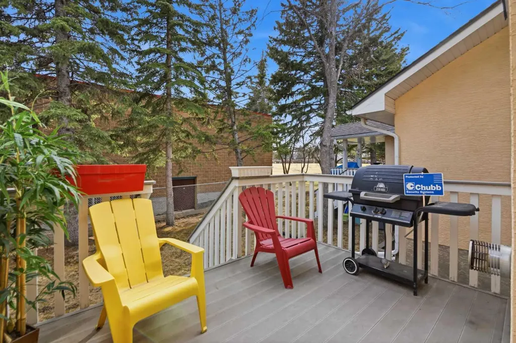 55 Cedarview Mews SW Calgary AB T2W6H8