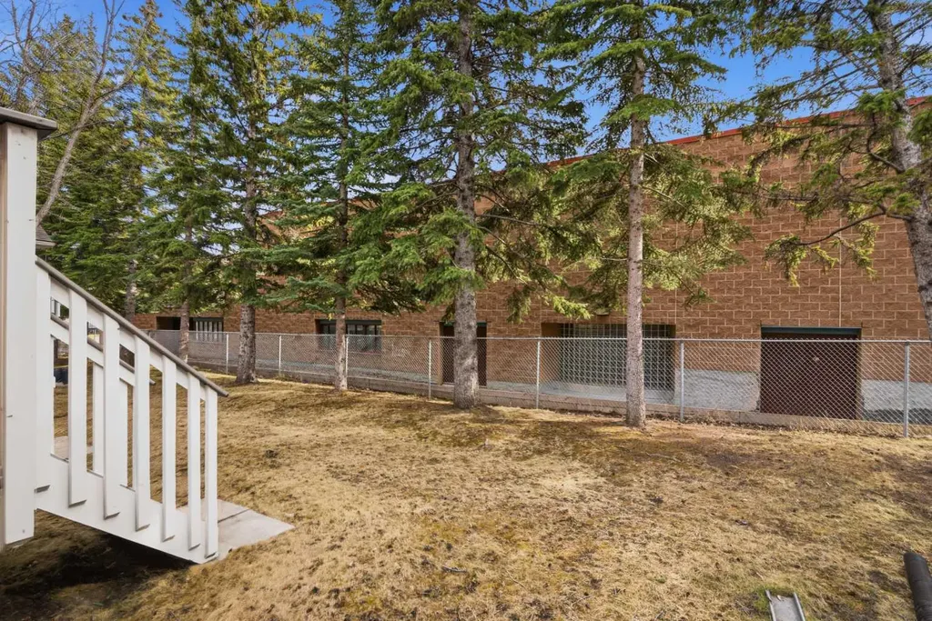 55 Cedarview Mews SW Calgary AB T2W6H8