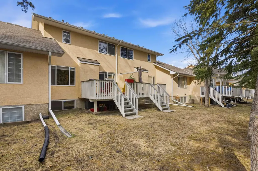 55 Cedarview Mews SW Calgary AB T2W6H8