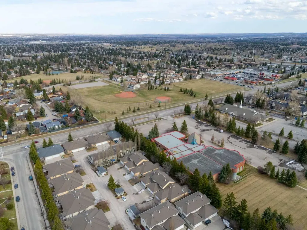 55 Cedarview Mews SW Calgary AB T2W6H8