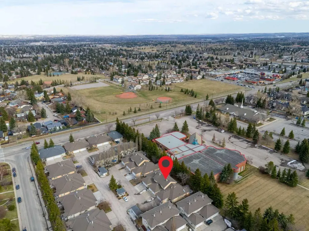 55 Cedarview Mews SW Calgary AB T2W6H8