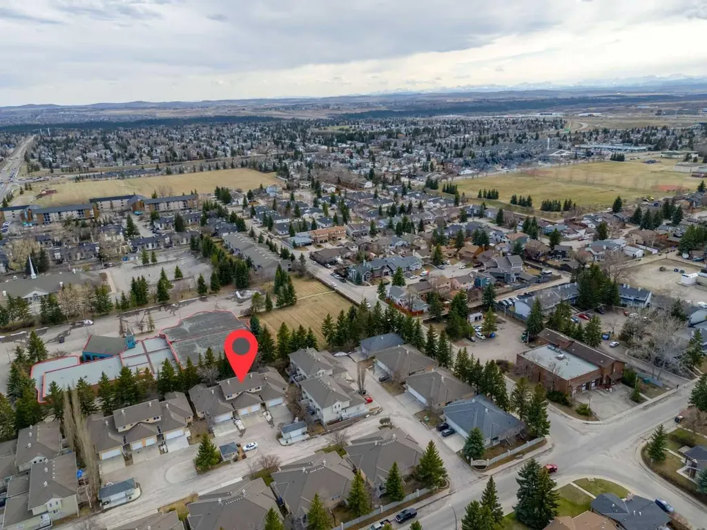 55 Cedarview Mews SW Calgary AB T2W6H8