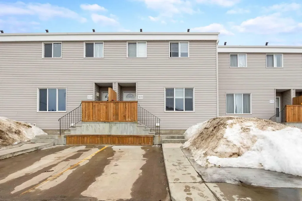 711 Beacon Hill Drive Fort Mcmurray AB T9H 3R5