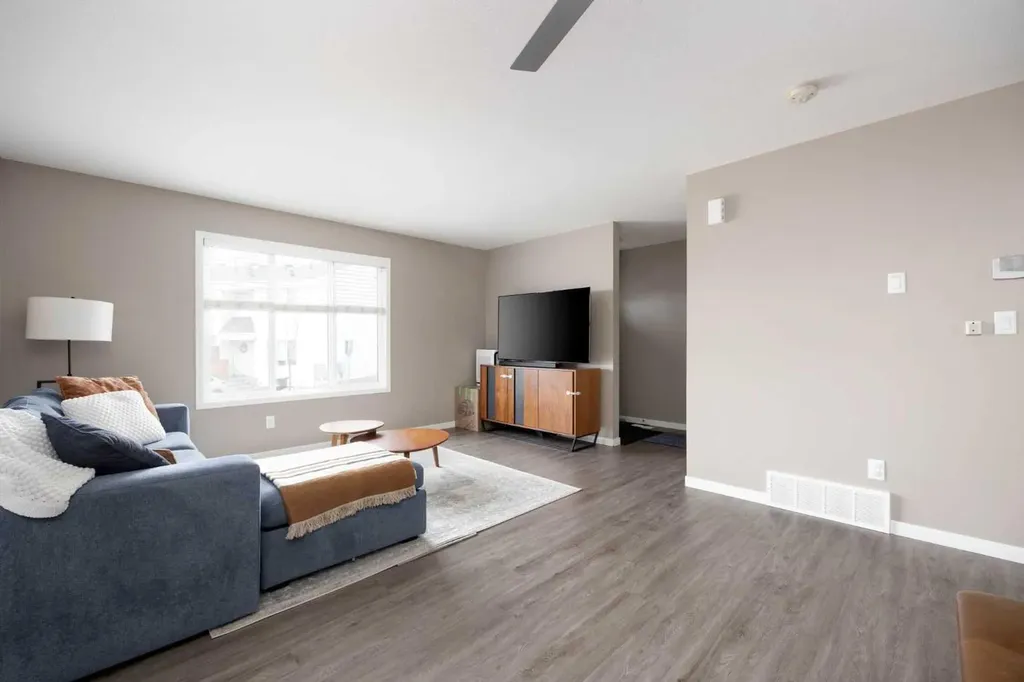 711 Beacon Hill Drive Fort Mcmurray AB T9H 3R5